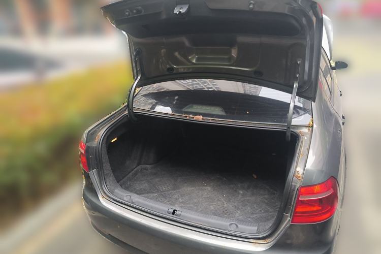 Used Volkswagen Lavida 2013 Revised Classic 1.6L Automatic Fashion Edition