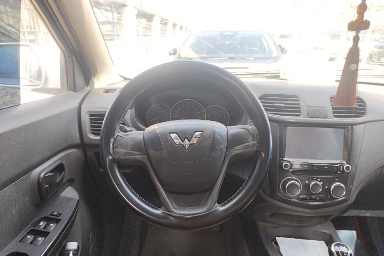Used Wuling Hongguang 2015 1.2L S Base Model China IV
