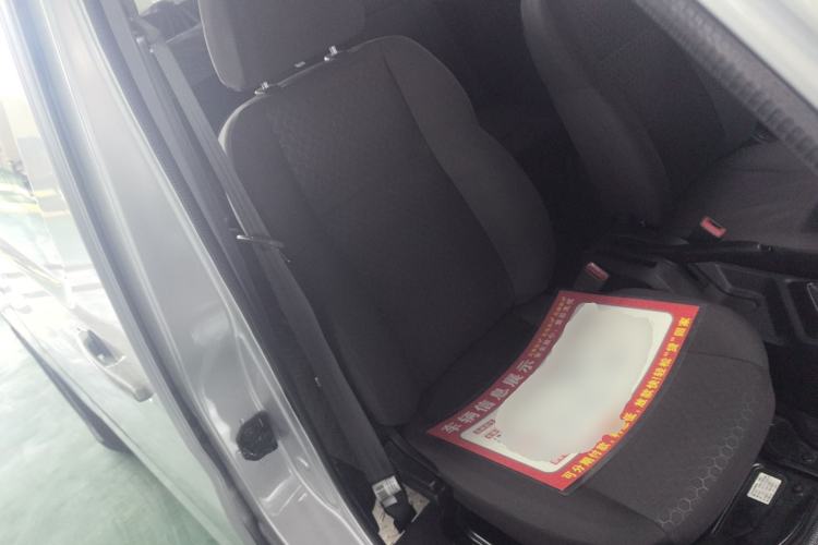 Used Chana Ruixing EM60 2025 Passenger Version Comfort Edition 6 Seats 300 km Range Side-Hinged Doors
