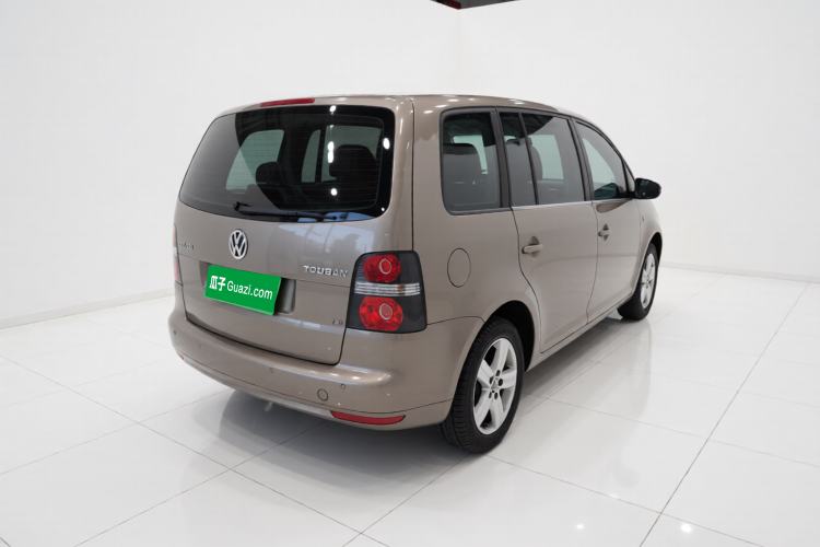 Used Volkswagen Touran 2015 1.4T Manual Fashion Edition 5-Seater Exterior 5