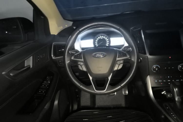 Used Ford Edge 2016 EcoBoost 245 Four-Wheel Drive Titanium Edition 7-Seater Steering Wheel