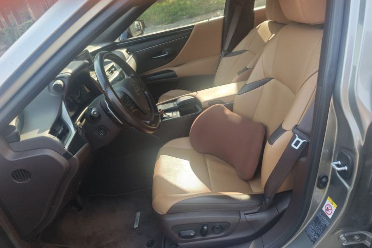 Used Lexus ES 2020 260 Excellence Edition
