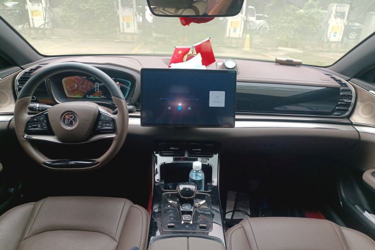 Used BYD Han 2020 EV Long-Range Luxury Model Center Console