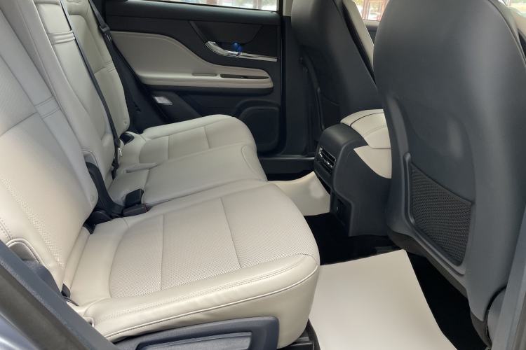 Used Lincoln Corsair 2023 2.0T Two-Wheel Drive Luxury Edition Interior 5