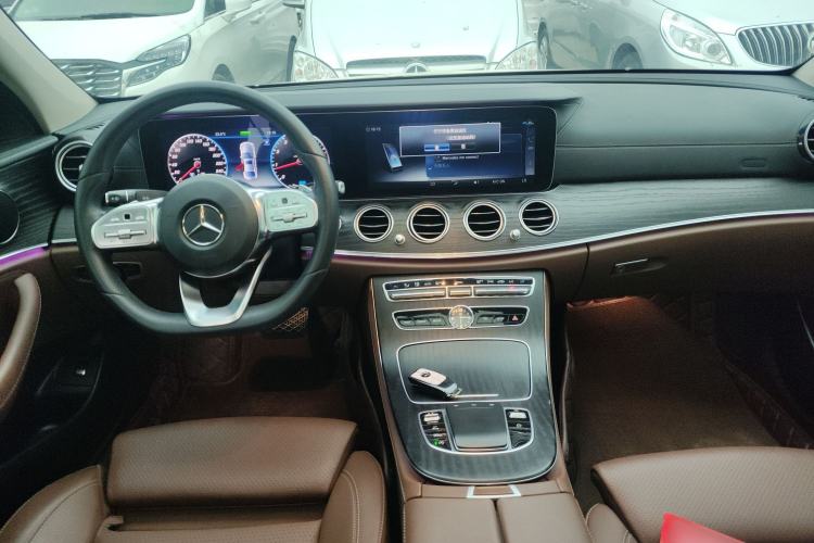 Used Mercedes-Benz E-Class 2019 E 260 L Sport Edition Center Console