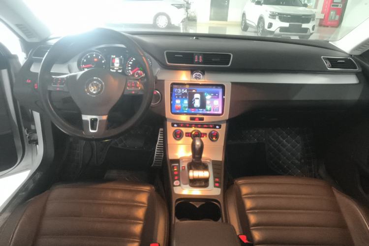 Used Volkswagen FAW-Volkswagen CC 2016 1.8TSI Luxury Model Center Console