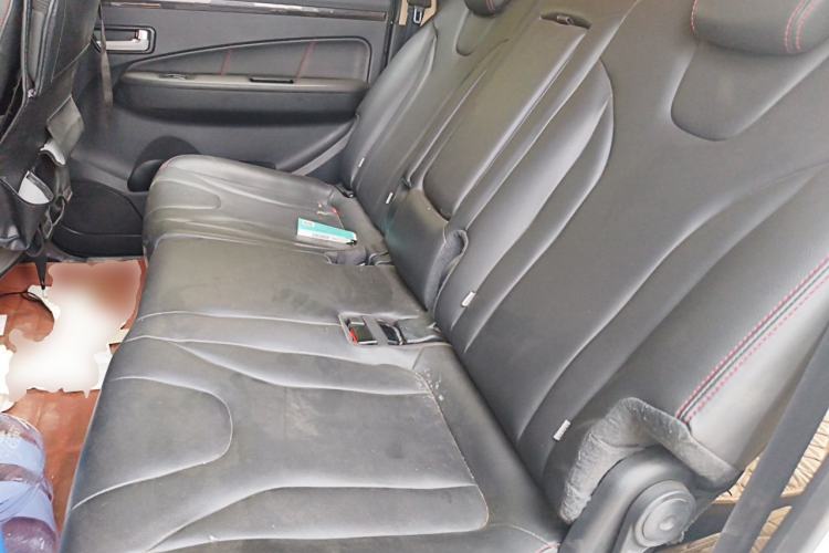 Used Dongfeng Fengon 370 2016 1.5L Manual Luxury Version SFG15-02 7 Seats
