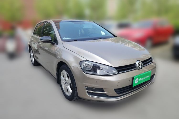 Used Volkswagen Golf 2017 1.6L Automatic Comfort Million-Vehicle Anniversary Edition Front Right 45 Deg