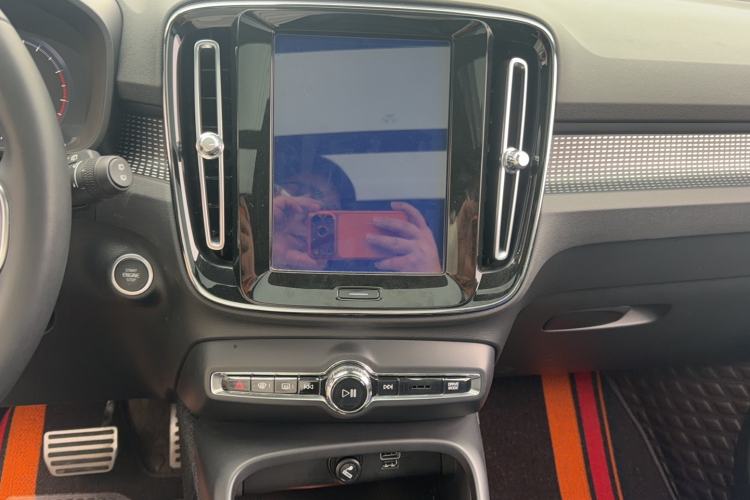 Used Volvo XC40 2022 T4 Four-Wheel Drive Smart & Dynamic Sport Edition Audio And AC Panel