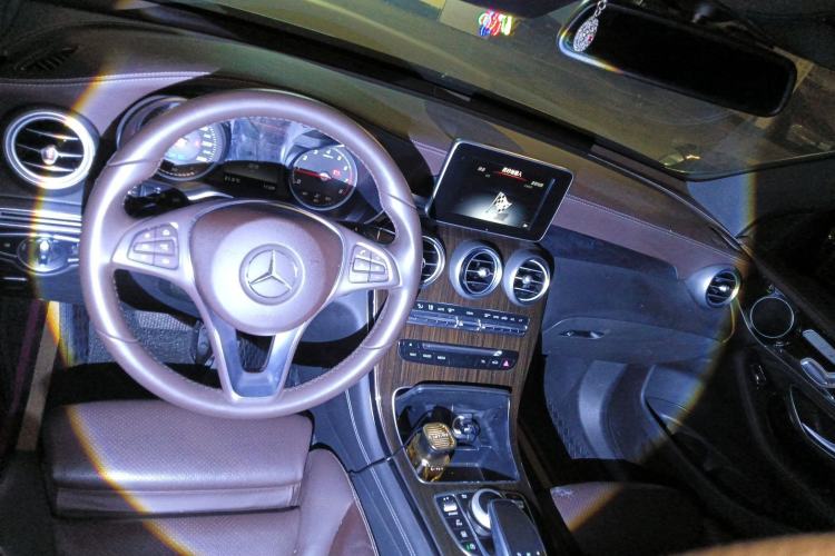 Used Mercedes-Benz GLC 2017 GLC 260 4MATIC Dynamic Edition Center Console