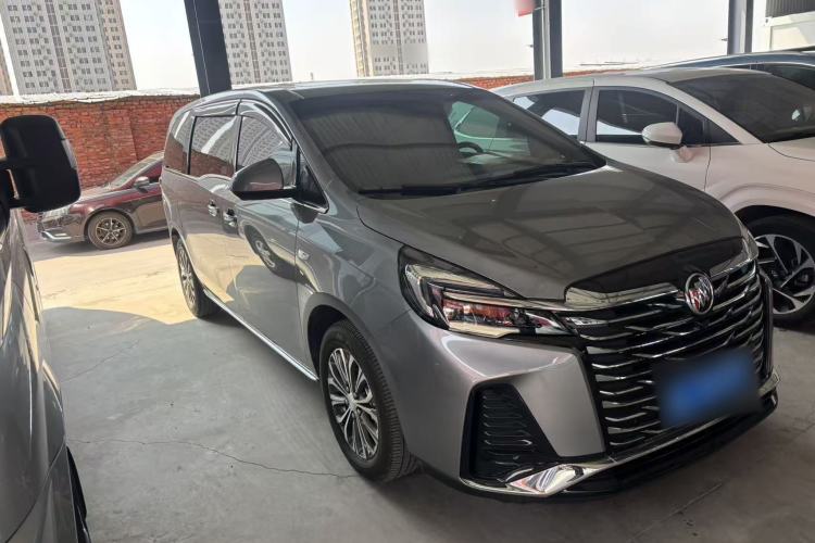 Used Buick GL8 2023 Facelifted Land Cruiser Executive Luxury Version