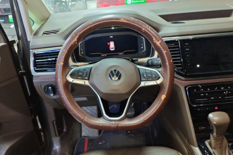 Used Volkswagen Viloran 2020 330TSI Luxury Edition Steering Wheel