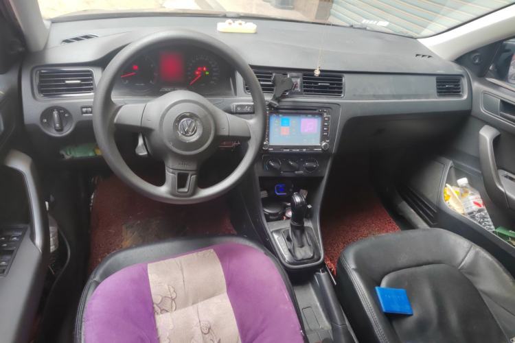 Used Volkswagen Santana 2015 1.6L Automatic Fashion Edition Center Console