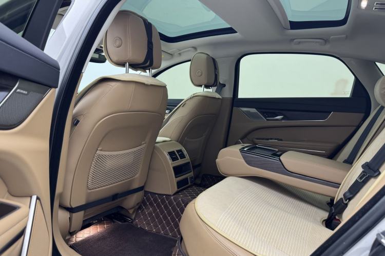 Used Jaguar XFL 2024 2.0T P250 Two-Wheel Drive Prestige Luxury Edition