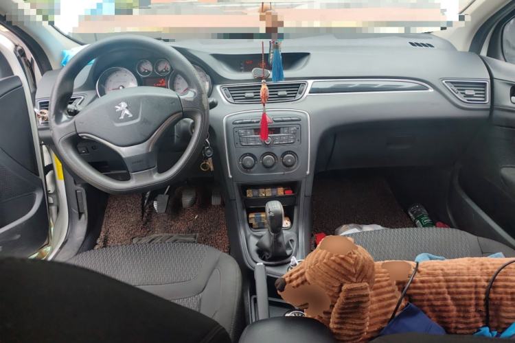 Used Peugeot 308 2014 Enjoy Edition Classic 1.6L Manual YouShang Model Center Console