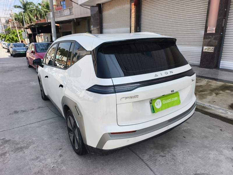 Used AION Y 2024 Younger — 4