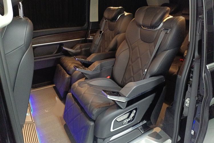 Used Mercedes-Benz V-Class 2021 V 260 Avantgarde Edition