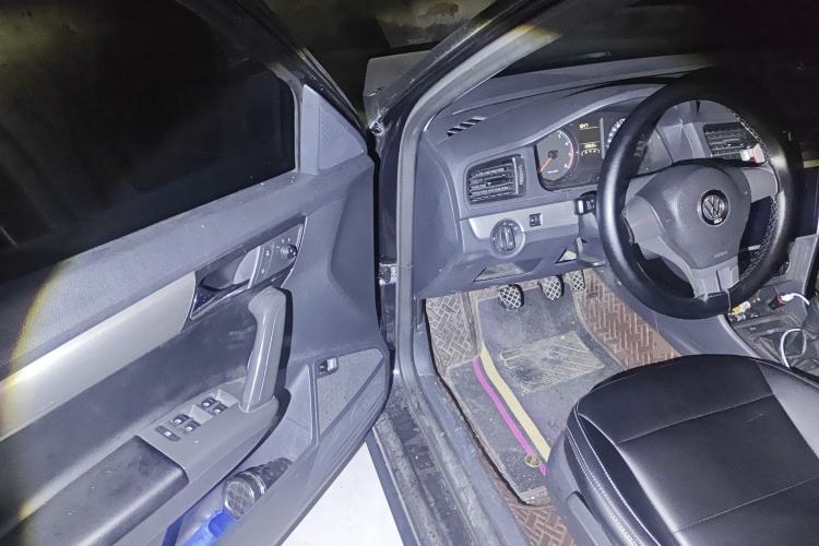 Used Volkswagen Lavida 2015 1.6L Manual Fashion Edition