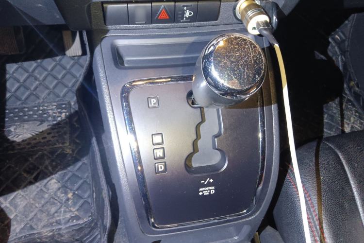Used Jeep Patriot 2014 2.4L Sport Edition Gear Lever