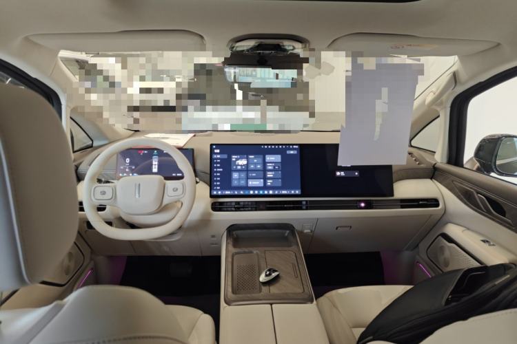 Used Wey Gaoshan 2025 Four-Wheel Drive Alpine 9 Center Console