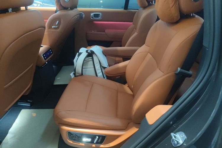 Used Li Auto L8 2025 Ultra Smart Refreshed Edition
