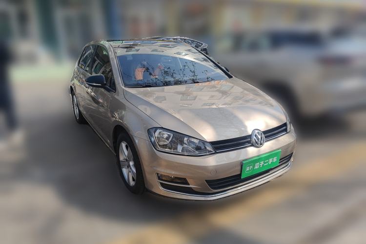 Used Volkswagen Golf 2017 230TSI Automatic Comfort Edition – Celebrating Milestone of One Million Units Front Right 45 Deg