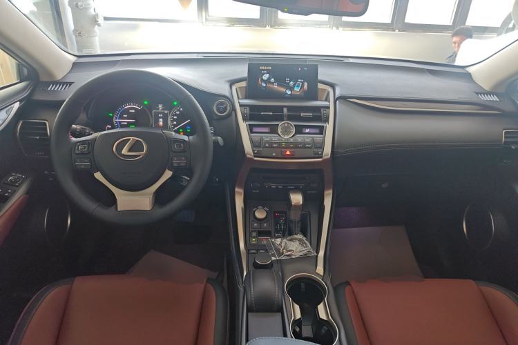 Used Lexus NX 2015 300h All-Wheel-Drive Fēngzhì Edition Center Console