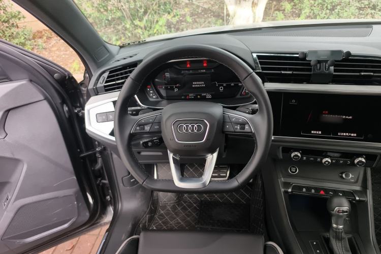 Used Audi Q3 2025 quattro 45th Anniversary Edition 35TFSI Advanced Style Model

