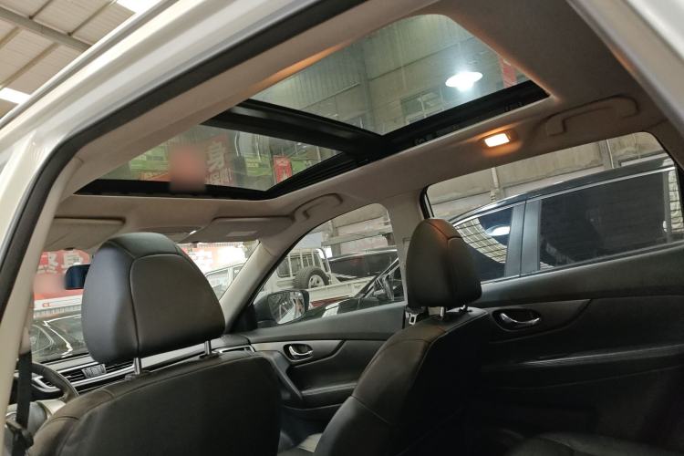 Used Nissan X-Trail 2015 2.0L CVT Comfort MAX Edition 2WD Headliner