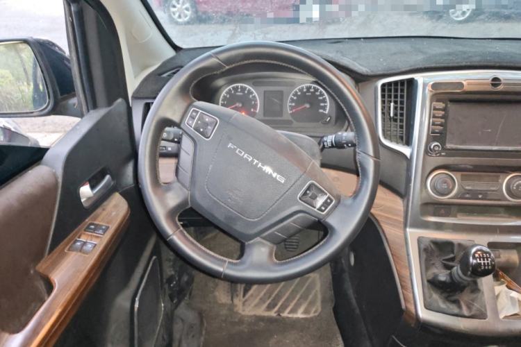Used FORTHING Lingzhi PLUS 2021 Travel Edition 2.0L Manual Luxury 7-Seater
