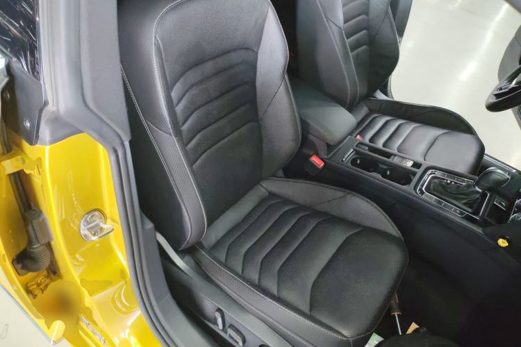 Used Volkswagen FAW-Volkswagen CC 2019 330TSI Glamour Edition China VI Right Front Seat