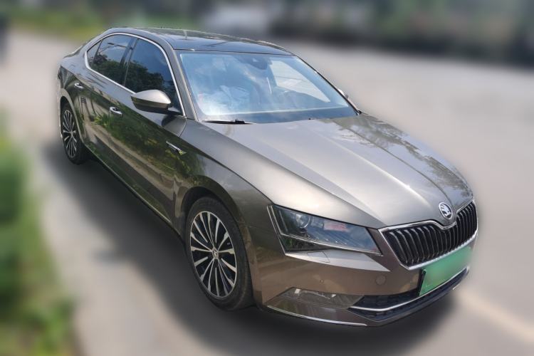 Used Skoda Superb 2016 TSI330 DSG Smart Drive Edition Front Right 45 Deg