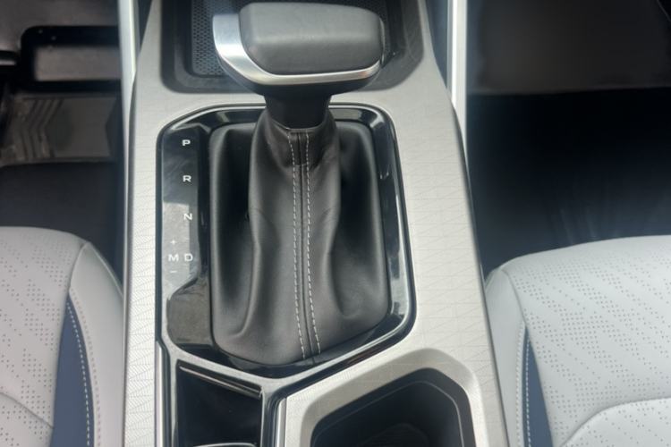 Used Geely Auto Emgrand 2022 4th Generation 1.5L CVT Flagship Model Gear Lever