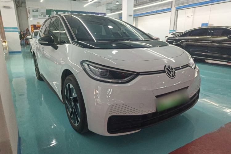 Used Volkswagen ID.3 2024 Intelligent Edition Front Right 45 Deg