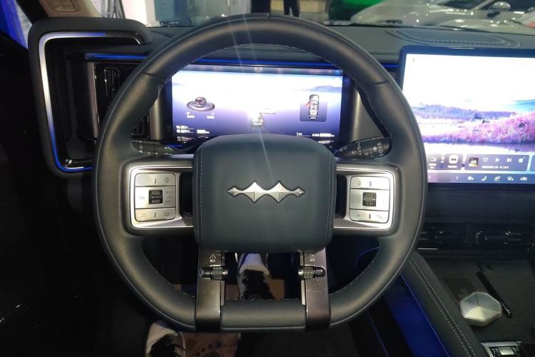 Used Formula Leopard Leopard 5 2023 Explore Edition
