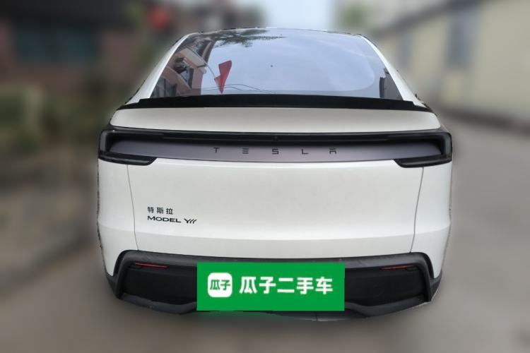 Used Tesla Model Y L 2025 Model Long-Range All-Wheel-Drive Version
