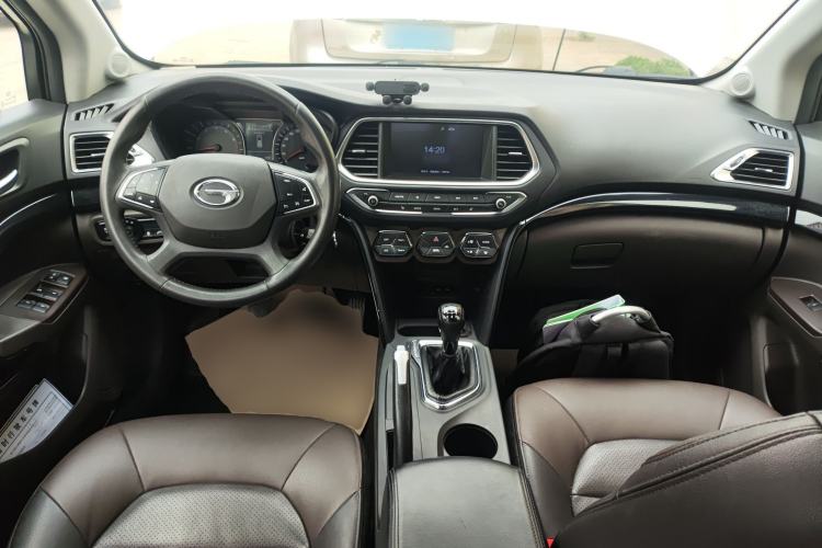 Used GAC Trumpchi GS4 2017 235T Manual Two-Wheel Drive Luxury Edition Center Console