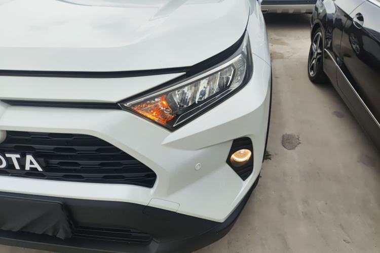 Used Toyota RAV4 2022 2.0L CVT Two-Wheel Drive Urban Edition Left Front Headlight