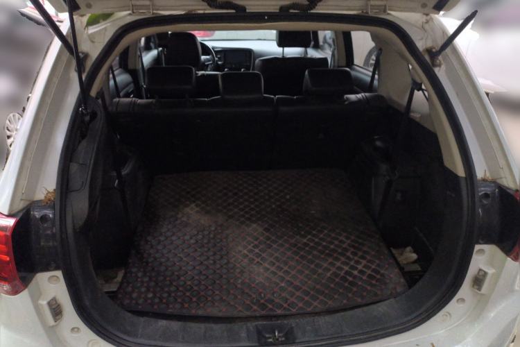 Used Mitsubishi Outlander 2019 2.4L 4x4 Zhi Xiang Edition 7 Seats China VI Standard