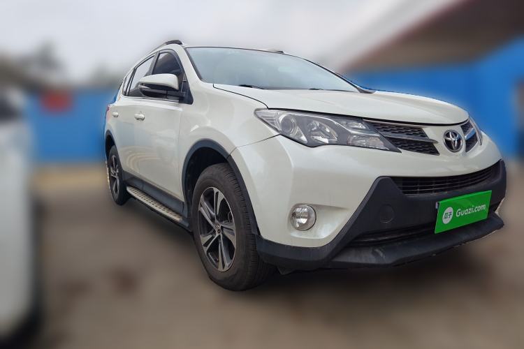 Used Toyota RAV4 2016 2.0L CVT Two-Wheel Drive Fashion Edition China V Standard
