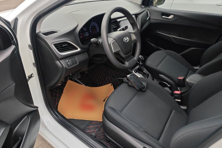 Used Hyundai Verna (new generation) 2016 1.4L Automatic Cool Edition GLS Driver Seat