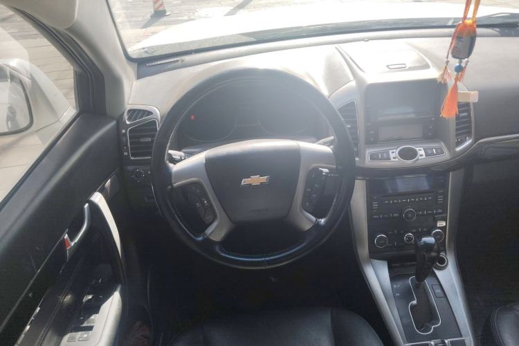 Used Chevrolet Captiva 2017 2.4L 4x4 Flagship Edition 7-Seater
