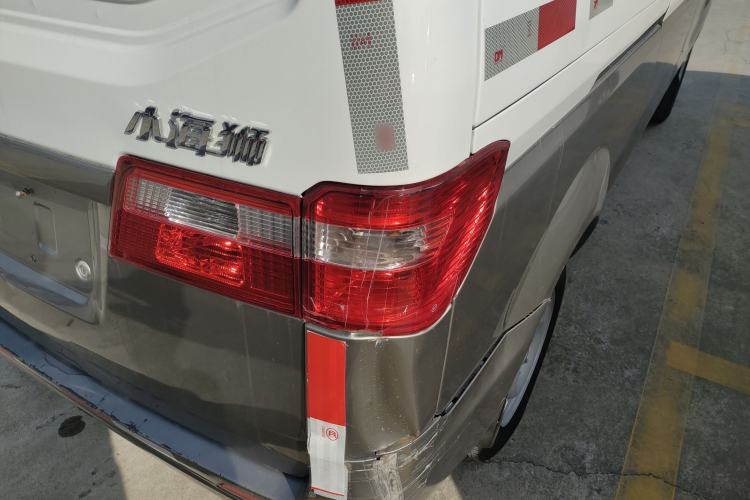 Used Jinbei Hiace X30 2023 1.5L Wealthy Van 2/5-Seater Non-Air-Conditioned Version SWC15M