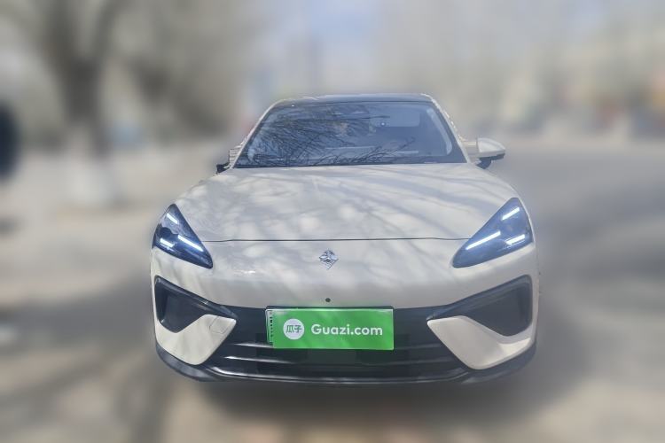 Used Baojun Yunhai 2024 140km Plug-in Hybrid Version Front