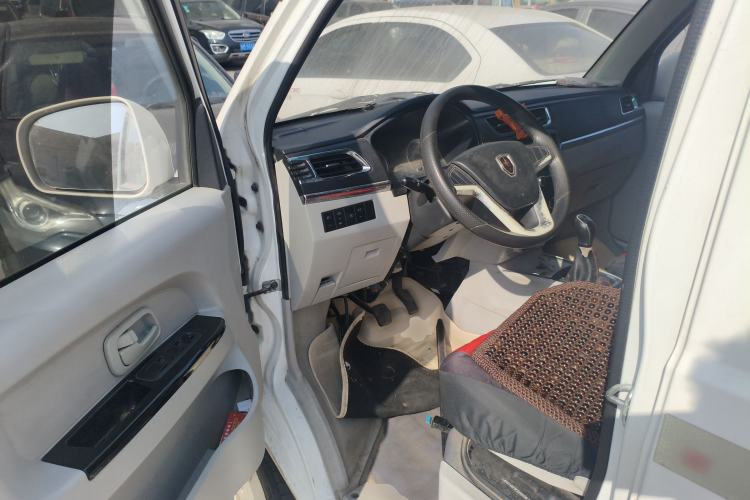 Used Jinbei New Hiace X30L 2023 1.5L Wealth Edition Van 2/5 Seats Non-Air-Conditioned Version SWC15M