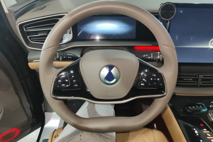 Used Denza D9 2022 DM-i 970 Four-Wheel Drive Prestige Model Steering Wheel