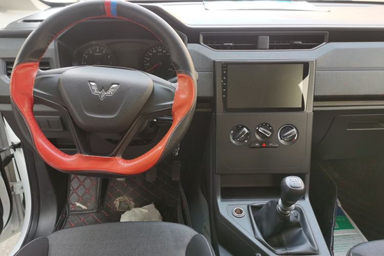 Used Wuling Hongguang PLUS 2019 1.5T Manual Standard Version 7 Seats