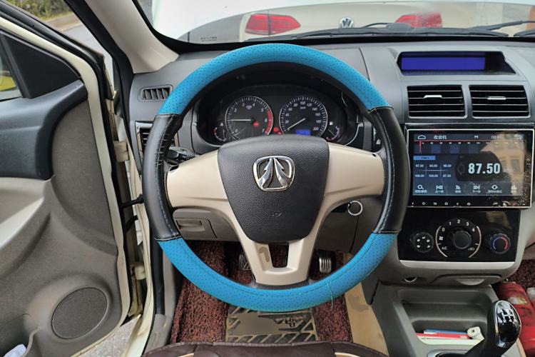 Used BAIC Weiwang M20 2014 1.5L practical type BJ415A Steering Wheel