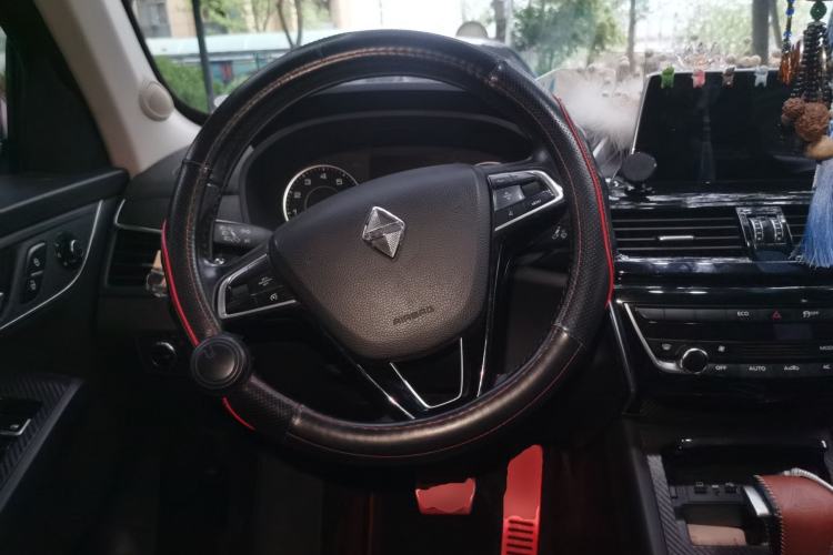 Used BORGWARD BX5 2017 25TGDI Automatic Two-Wheel Drive Fashion Plus Model Steering Wheel