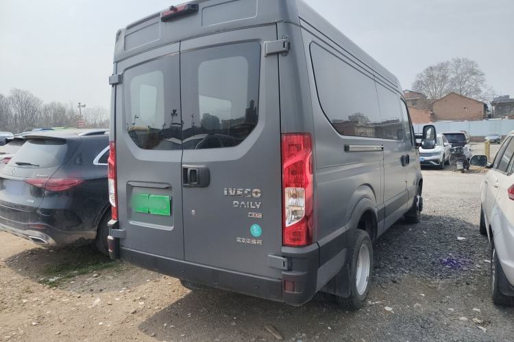 Used Iveco Eurocargo 2021 2.0T Manual Super-Rui Short Wheelbase High-Roof Side-Sliding Door F1A
